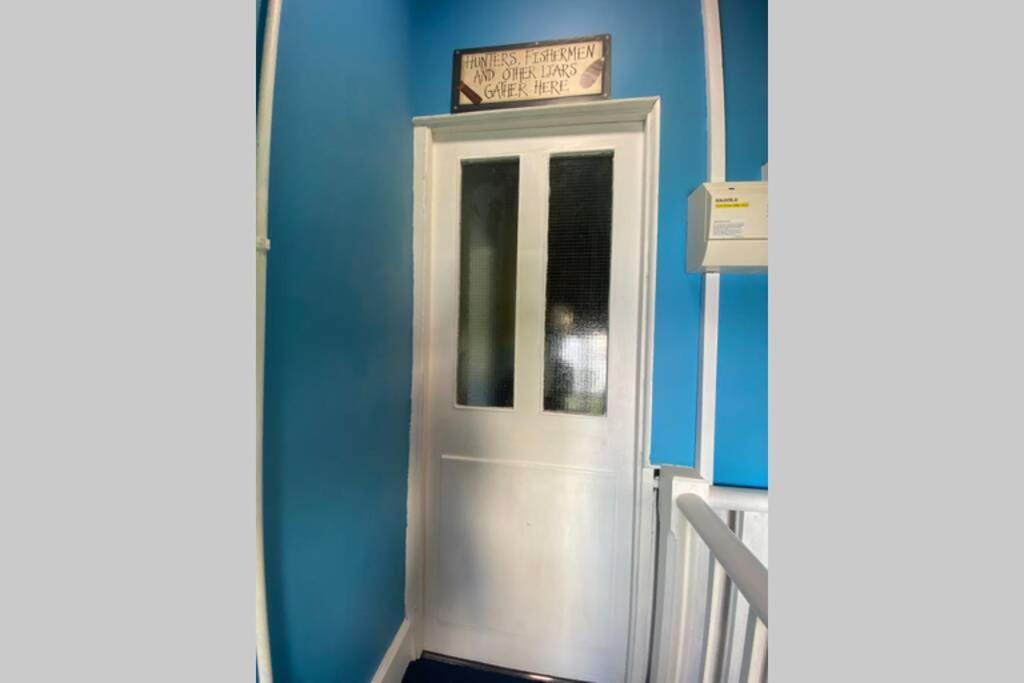 Seagulls Rest Marine Themed Seaview Apartment Крикийт Екстериор снимка