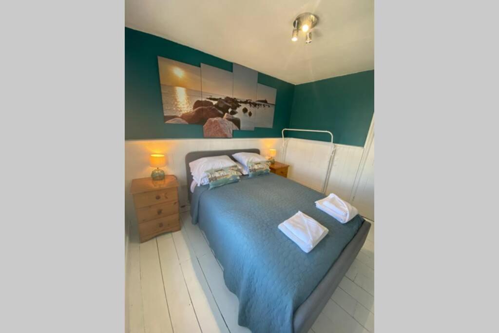 Seagulls Rest Marine Themed Seaview Apartment Крикийт Екстериор снимка